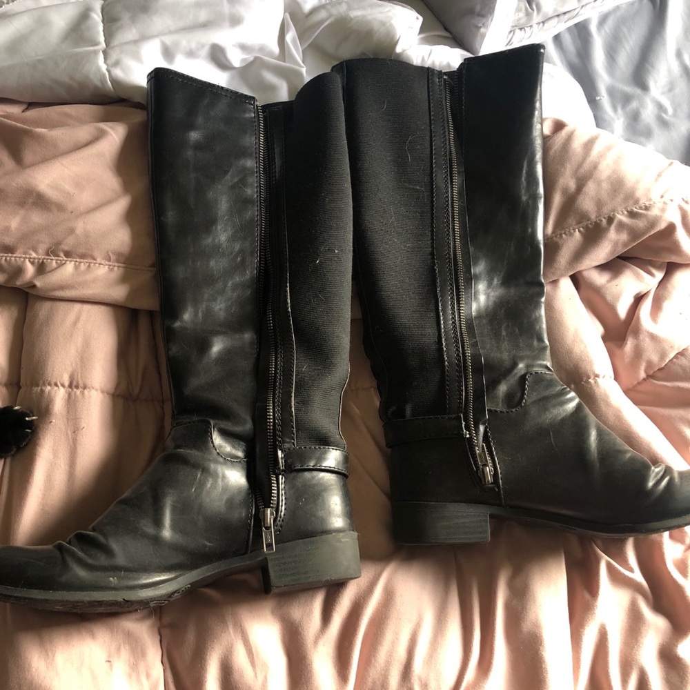 Black boots